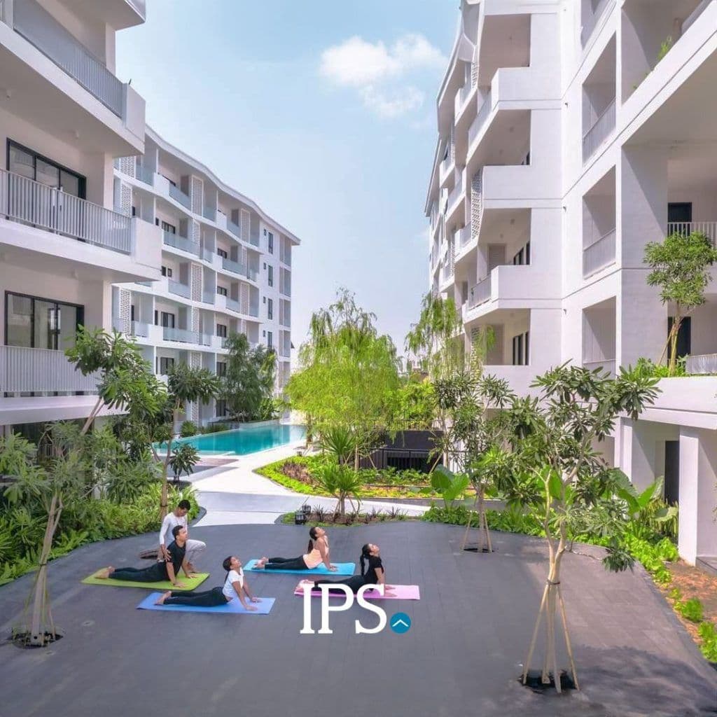 Rose Apple Square Yoga Deck