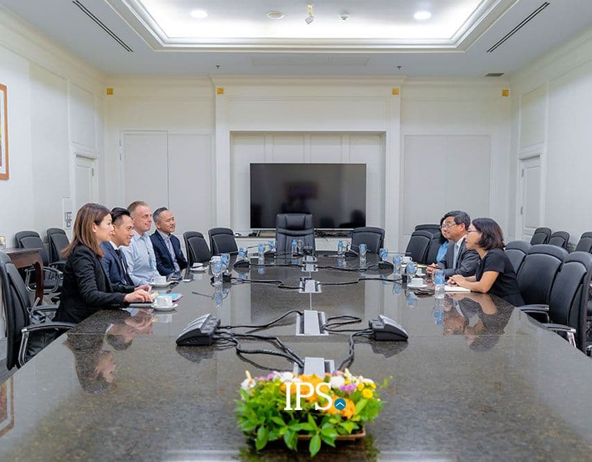 Rose Apple Square Thai Consulate Signing