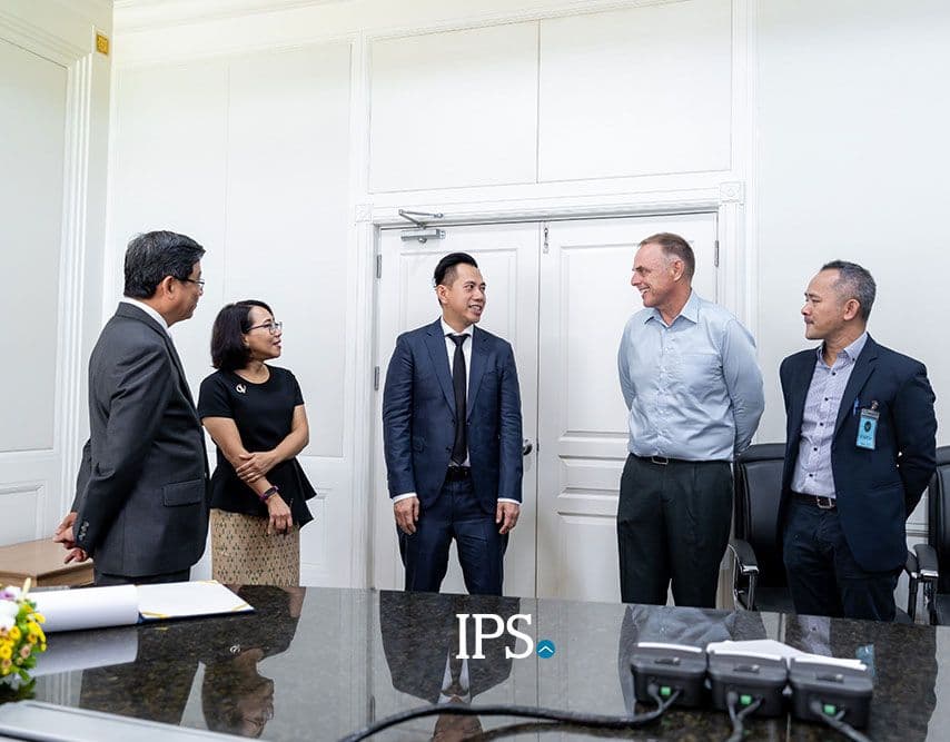 Rose Apple Square Thai Consulate Signing