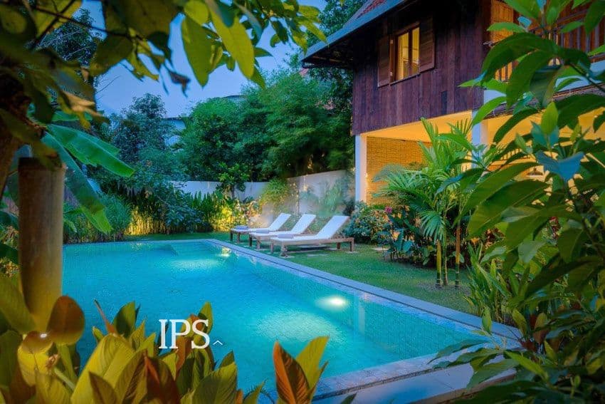 6 Bedroom Wooden House in Siem Reap, Property Code 17183