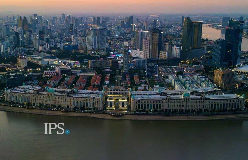 Élysée: A French-Inspired Riverfront